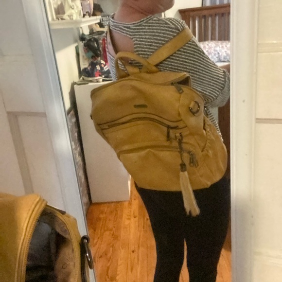 Yellow pleather backpack - Picture 8 of 8